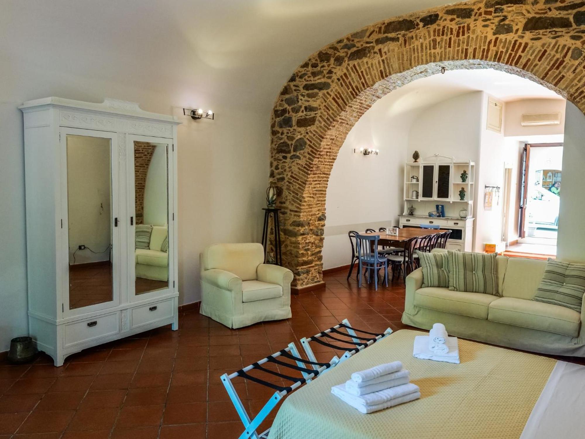 Umberto 25 Bed & Breakfast Santo Stefano di Camastra Luaran gambar