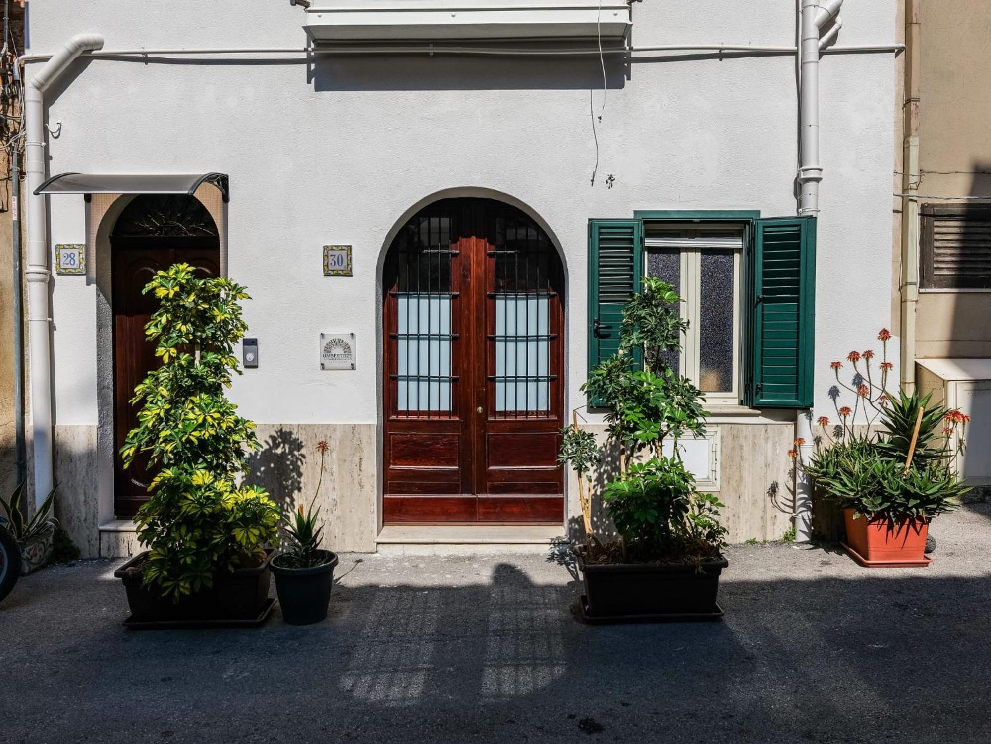 Umberto 25 Bed & Breakfast Santo Stefano di Camastra Luaran gambar