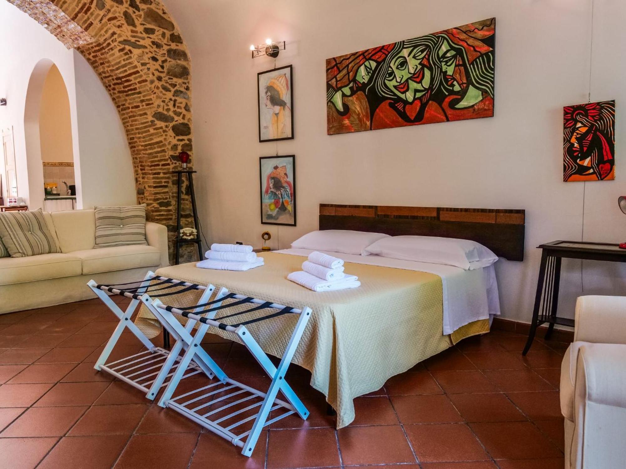 Umberto 25 Bed & Breakfast Santo Stefano di Camastra Luaran gambar